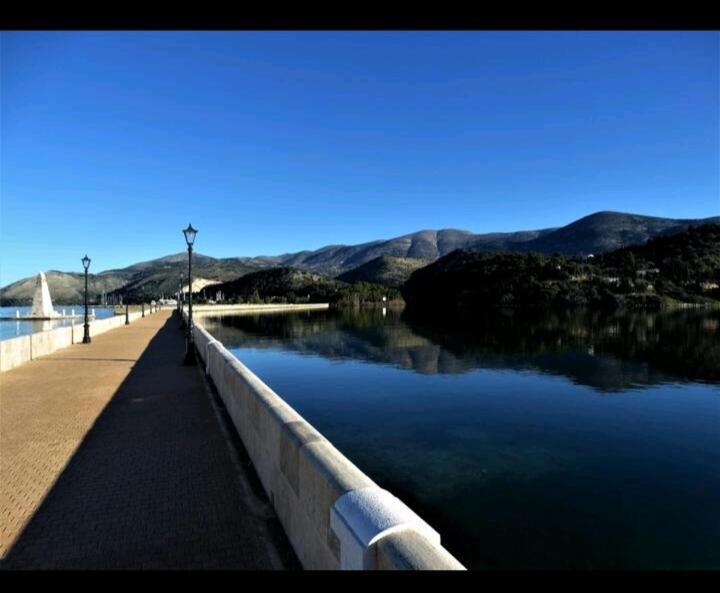 Apartment In Argostoli With Stunning Sea Views Bagian luar foto